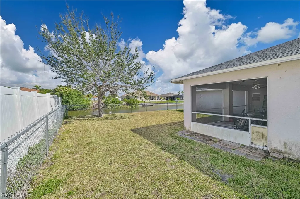 3709 SW 11th Court Cape Coral FL 33914