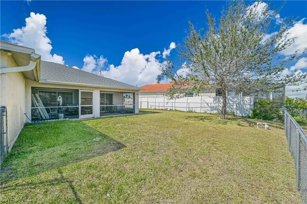 3709 SW 11th Court Cape Coral FL 33914