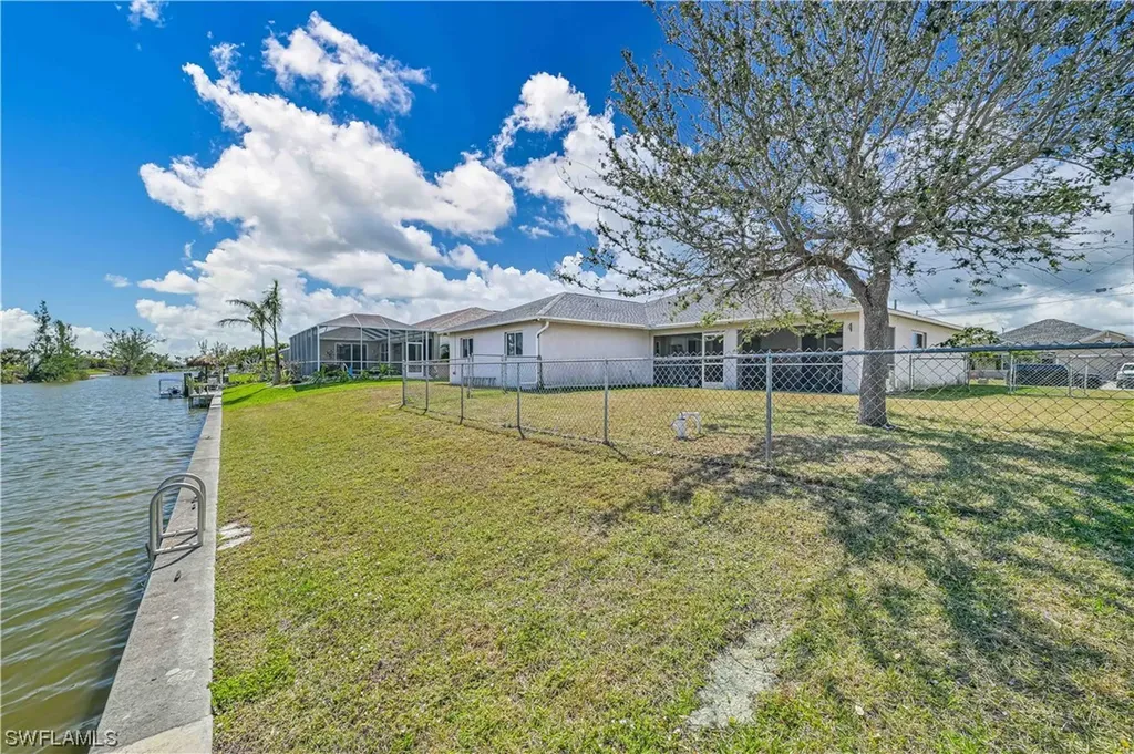 3709 SW 11th Court Cape Coral FL 33914