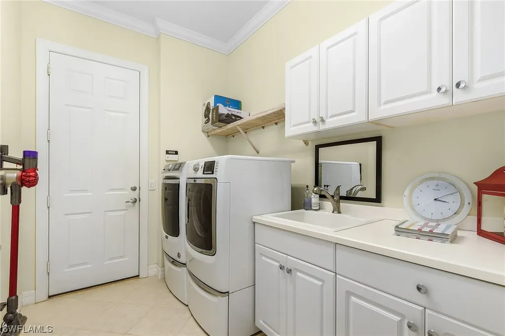 4304 Kensington High Street Naples FL 34105