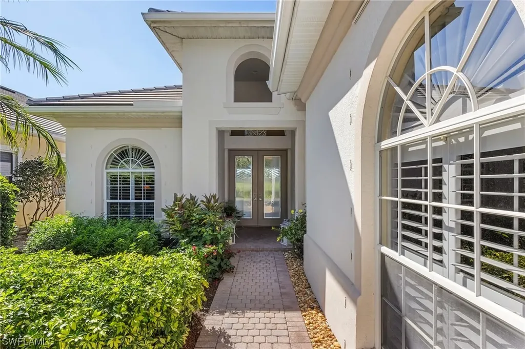 4304 Kensington High Street Naples FL 34105