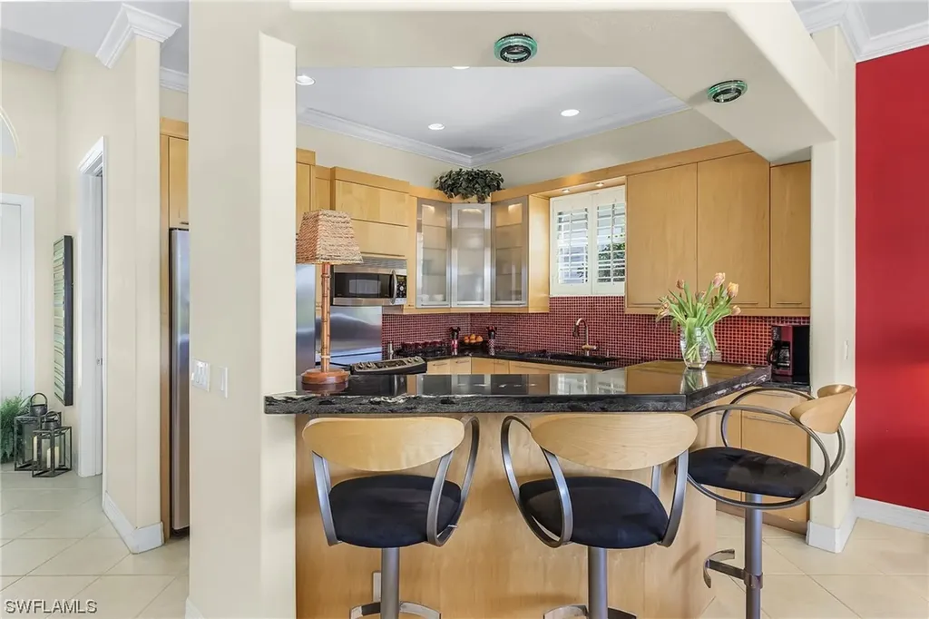 4304 Kensington High Street Naples FL 34105