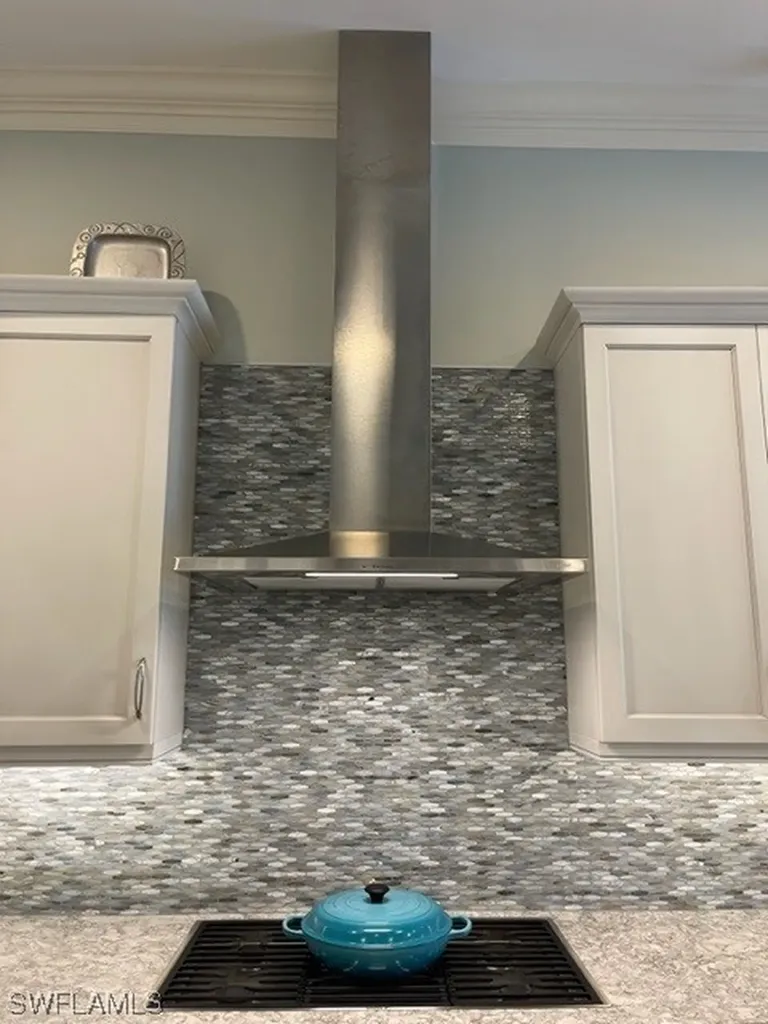 2067 Mission Drive Naples FL 34109