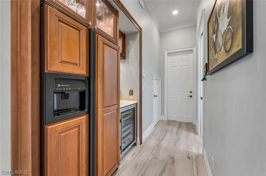 2067 Mission Drive Naples FL 34109