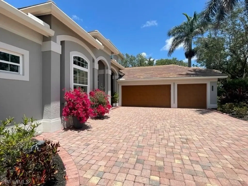2067 Mission Drive Naples FL 34109