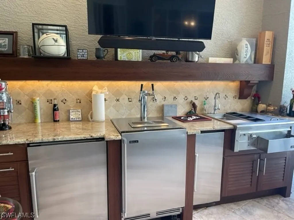 2067 Mission Drive Naples FL 34109