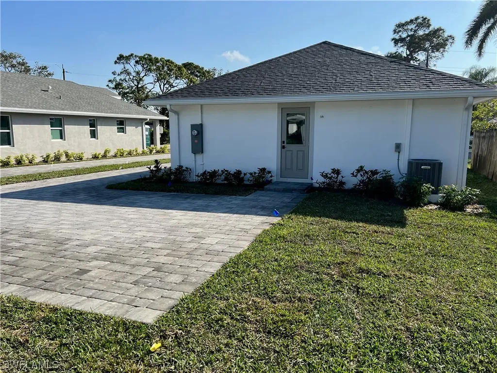 27310 Dortch Avenue Bonita Springs FL 34135