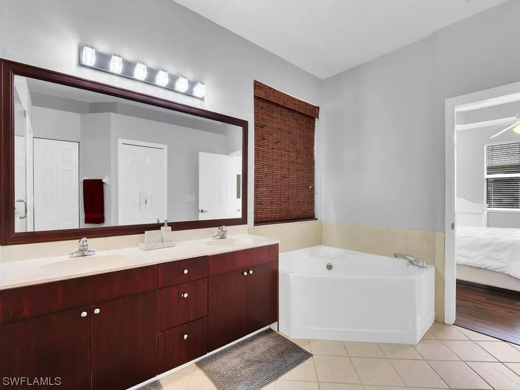 8546 Silk Oak Lane Naples FL 34119
