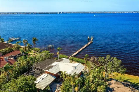 5597 Sundown Harbor Court Fort Myers FL 33919