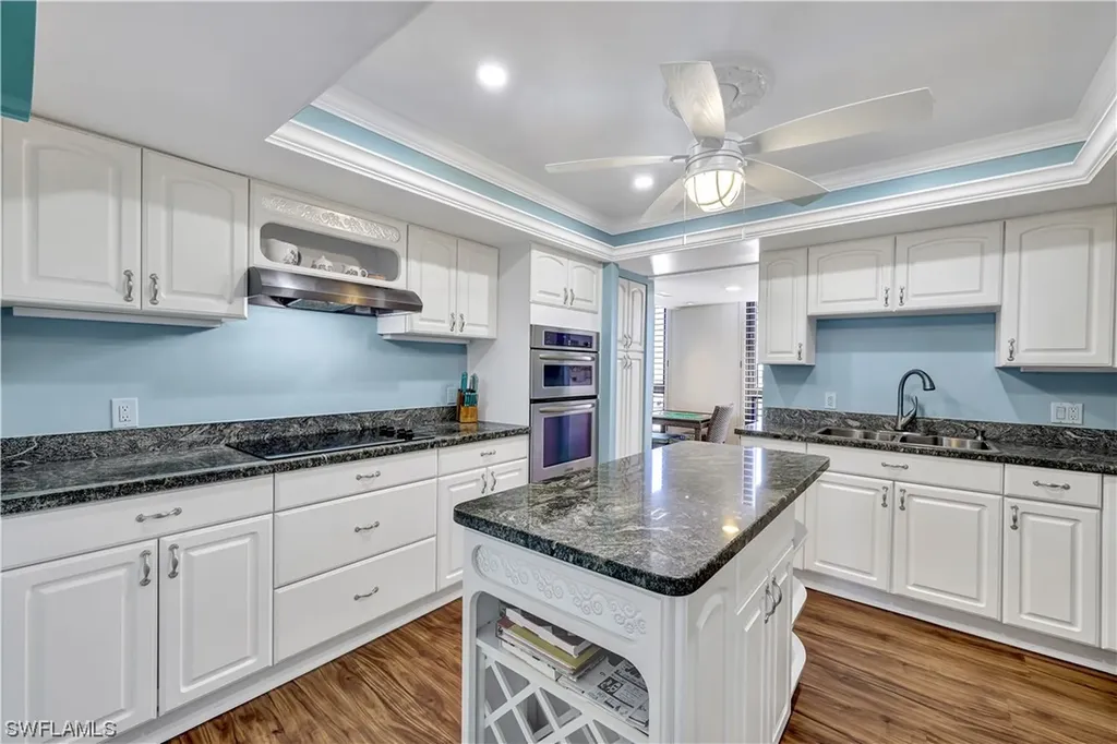 3215 Gulf Shore Boulevard N Naples FL 34103