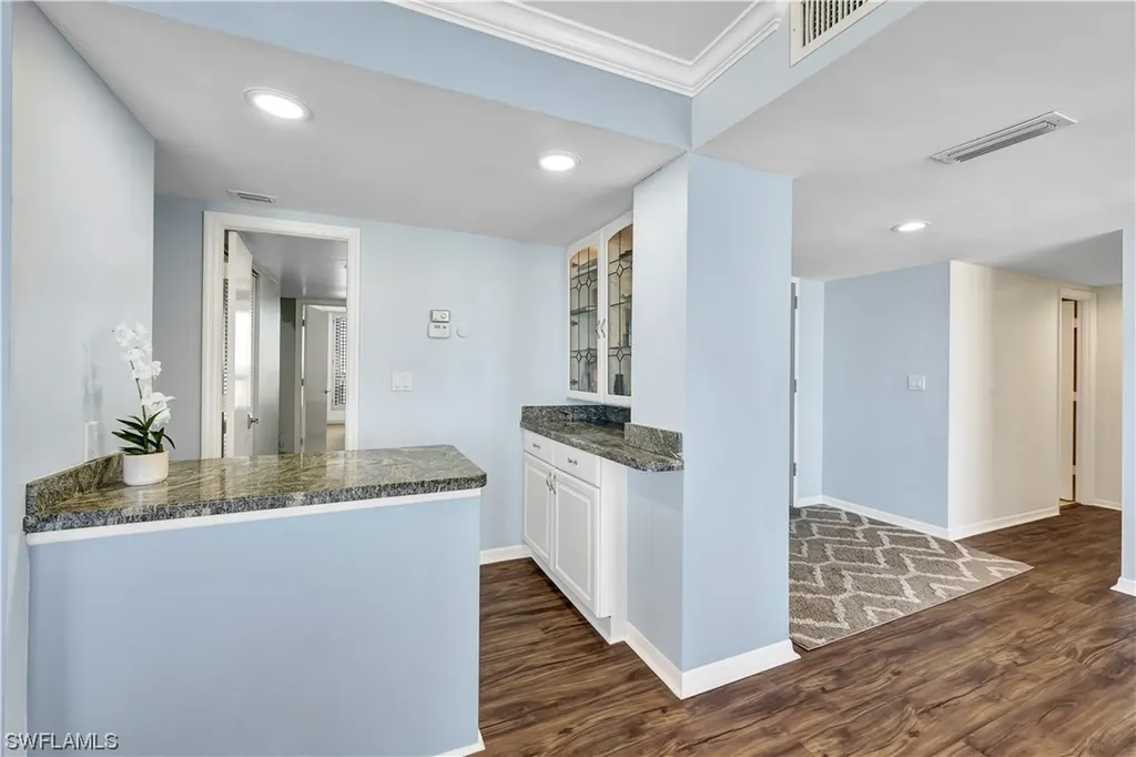 3215 Gulf Shore Boulevard N Naples FL 34103