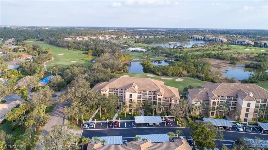 Estero FL, 20800 Hammock Greens Lane, Unit 305