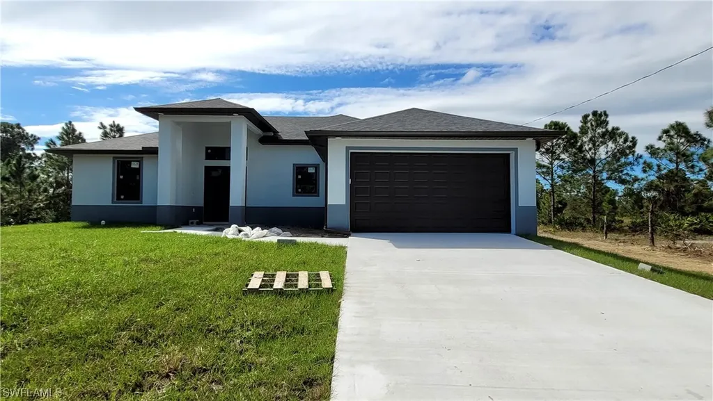821 Greenwood Avenue Lehigh Acres FL 33972