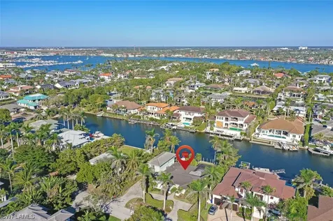 1935 5TH Street S Naples FL 34102