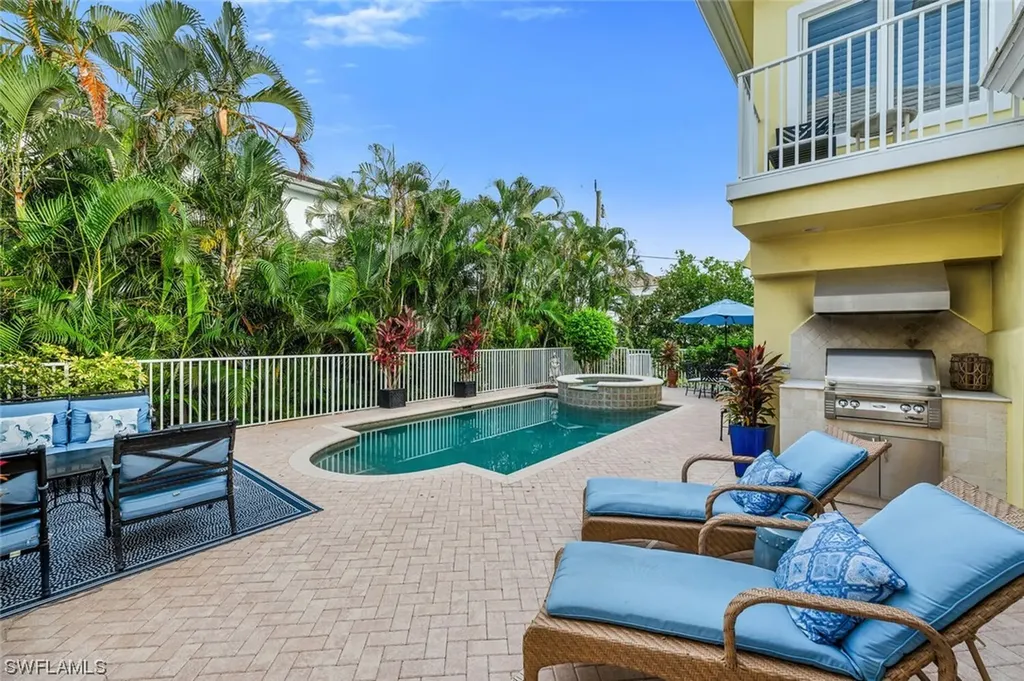 623 14th Avenue S Naples FL 34102