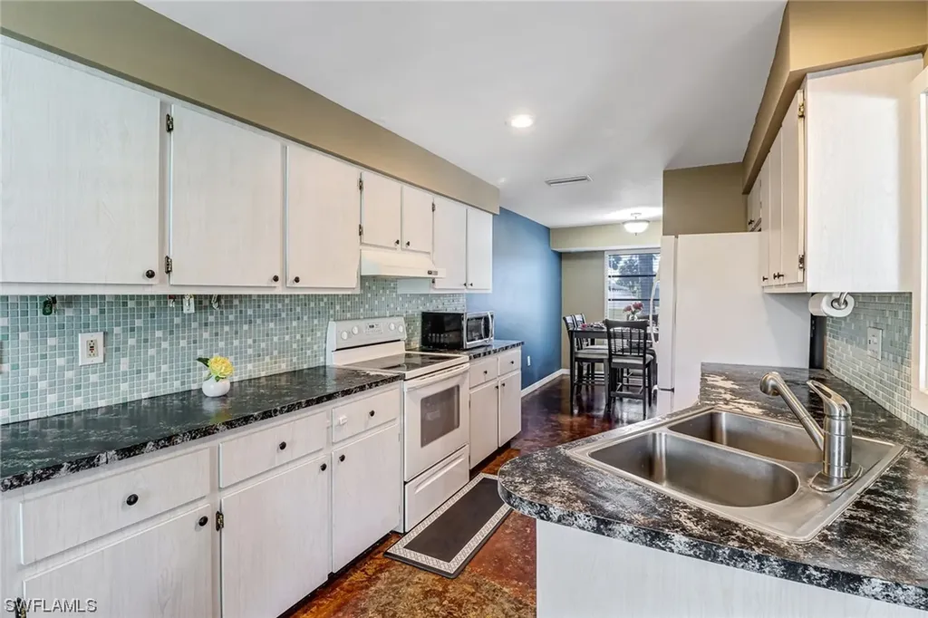 103 Doral Circle Naples FL 34113