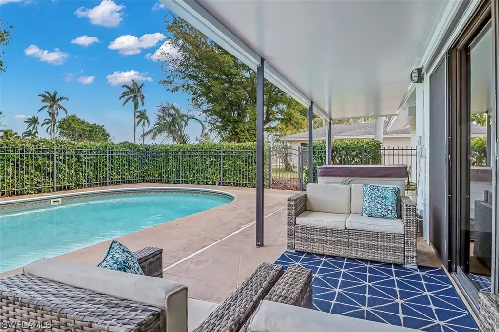 103 Doral Circle Naples FL 34113