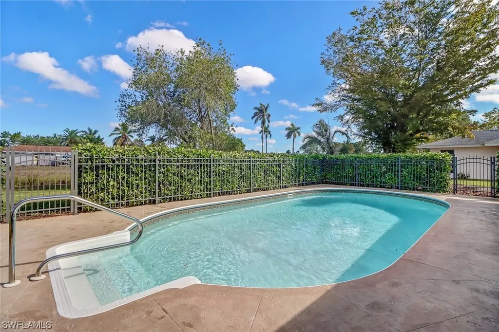 103 Doral Circle Naples FL 34113