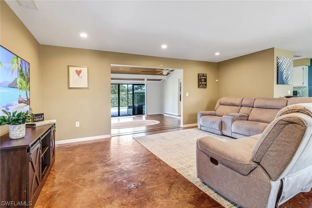 103 Doral Circle Naples FL 34113