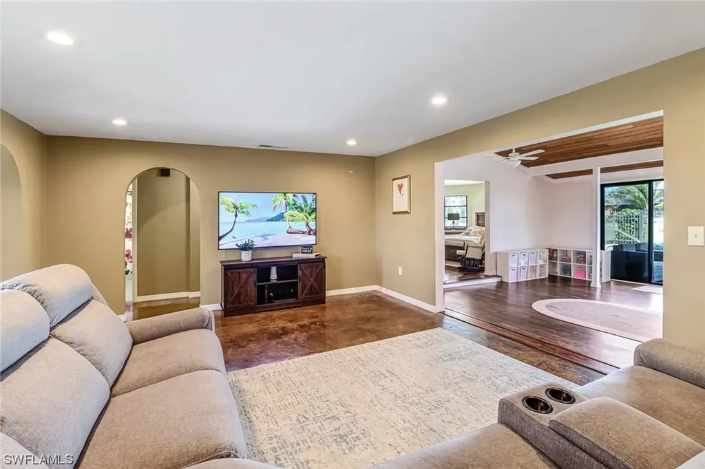 103 Doral Circle Naples FL 34113
