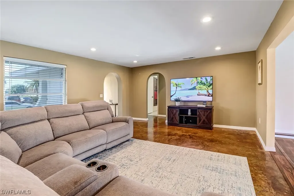 103 Doral Circle Naples FL 34113