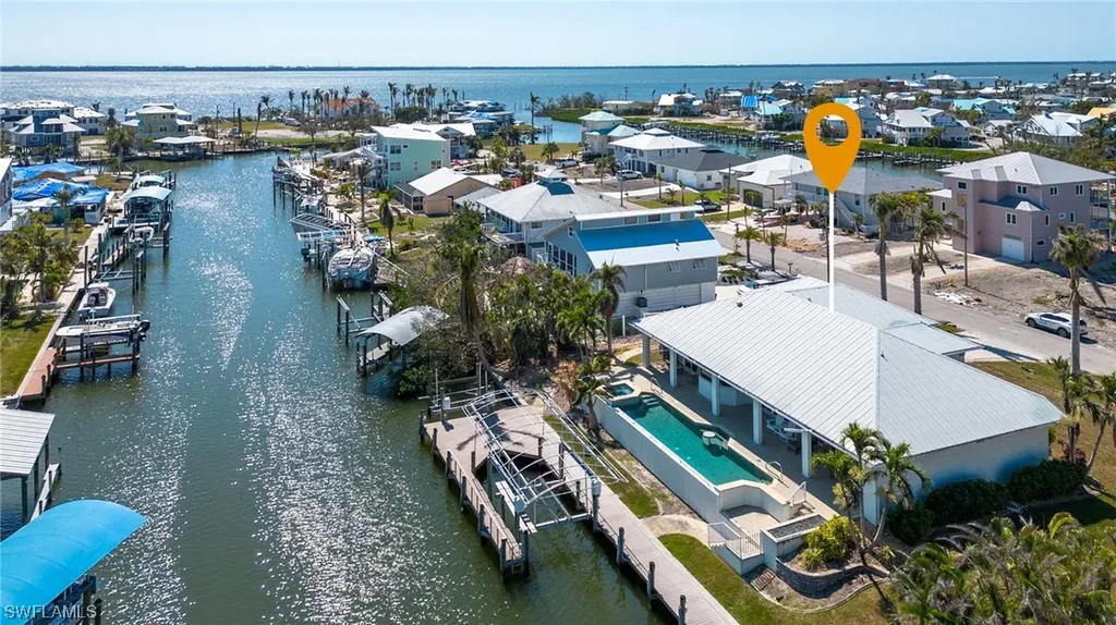 2372 Sycamore Street St. James City FL 33956