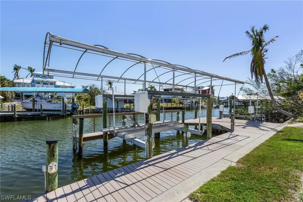 2372 Sycamore Street St. James City FL 33956