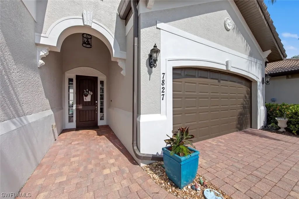 7827 Valencia Court Naples FL 34113