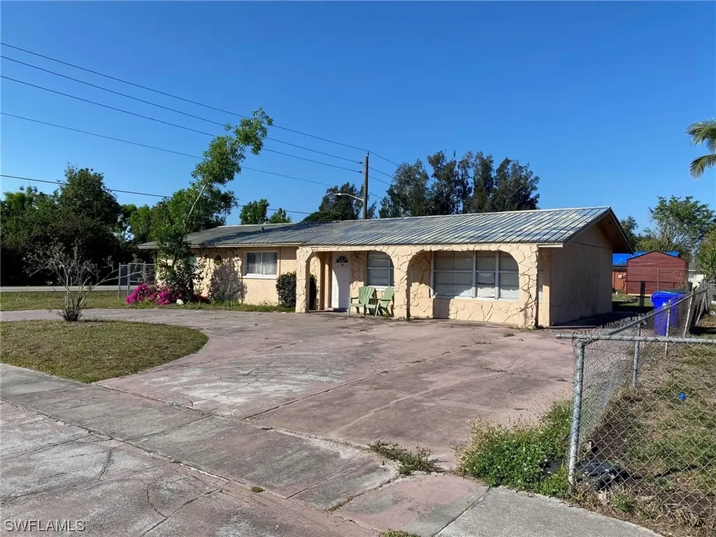 36 Kingsman Circle Fort Myers FL 33905