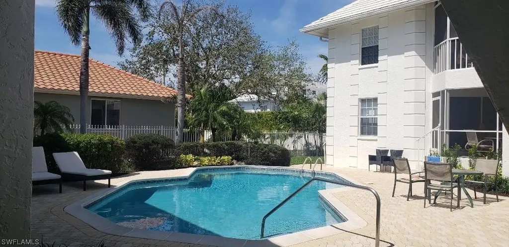 390 2nd Street S Naples FL 34102