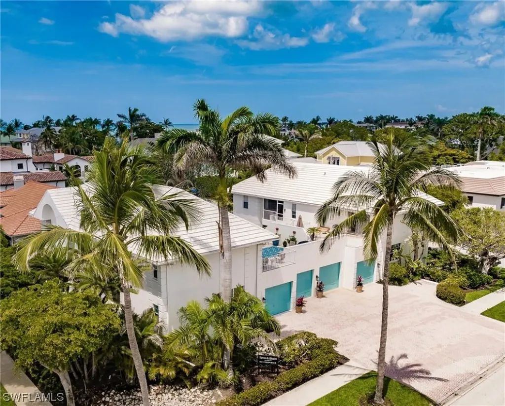 390 2nd Street S Naples FL 34102