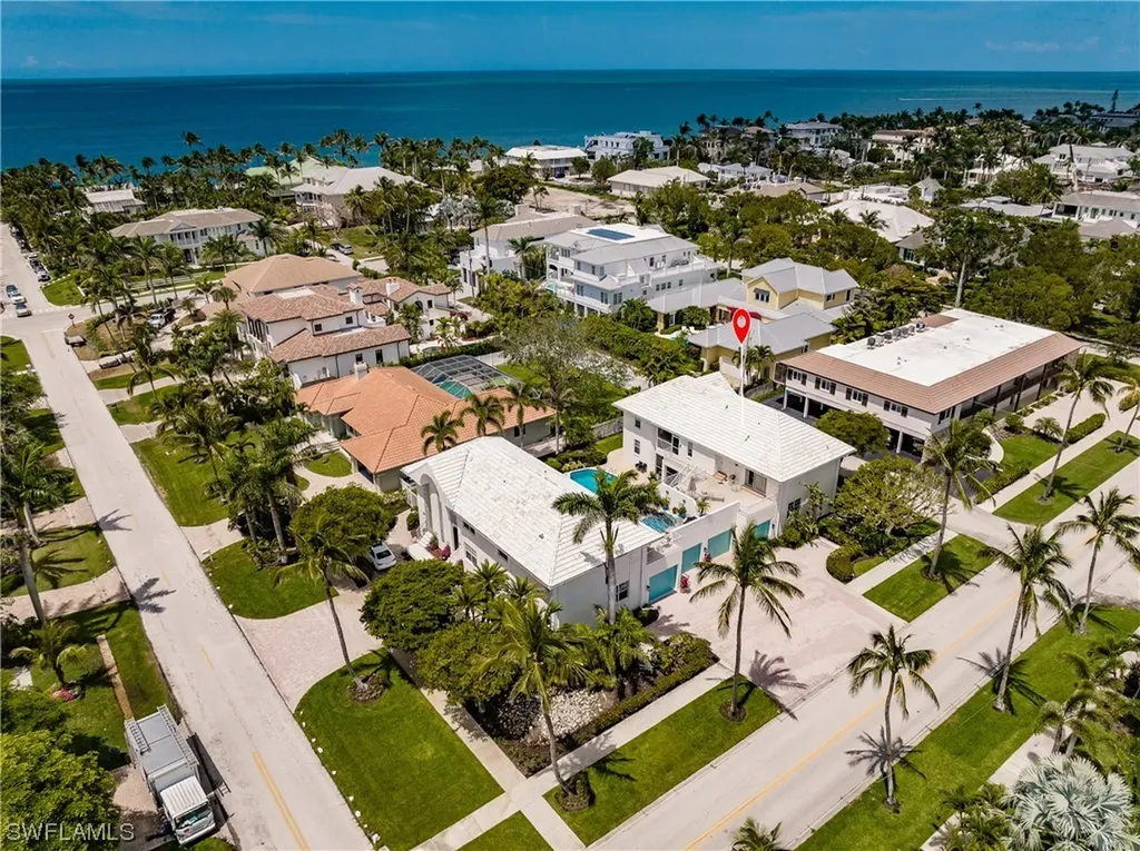 390 2nd Street S Naples FL 34102