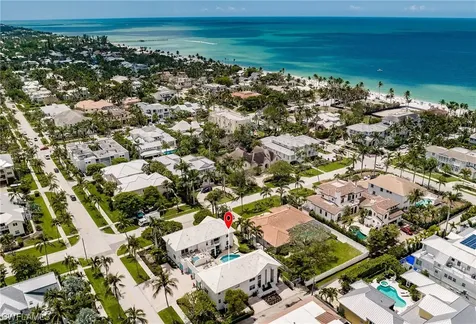 390 2ND Street S Naples FL 34102