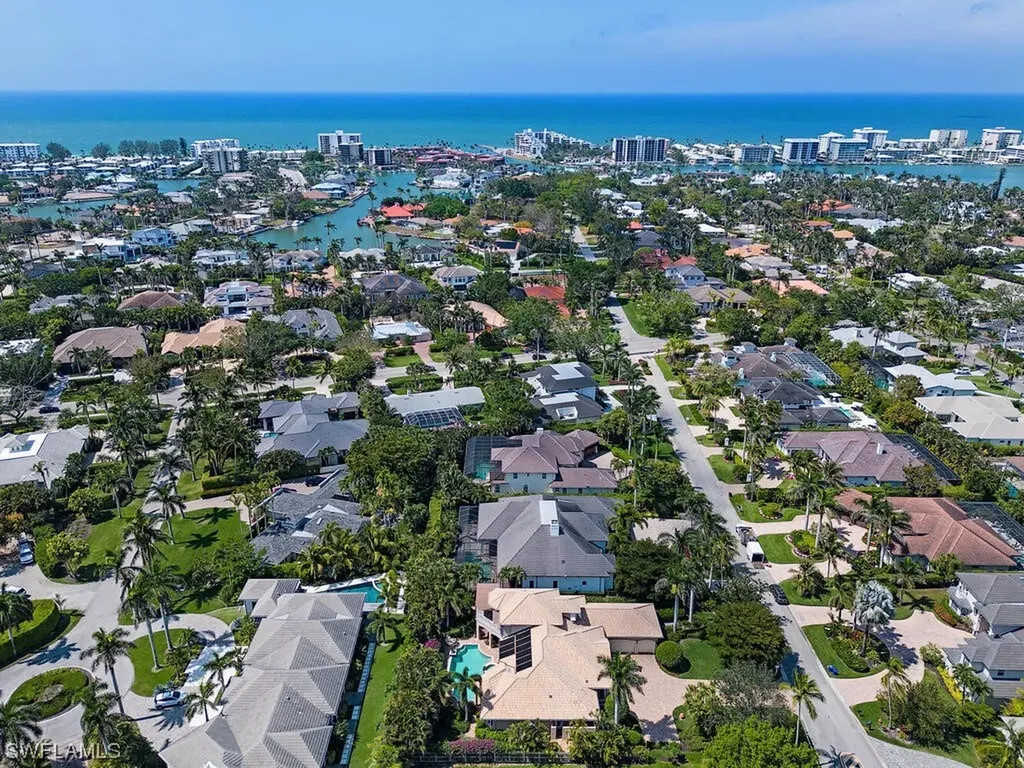 650 Bow Line Drive Naples FL 34103