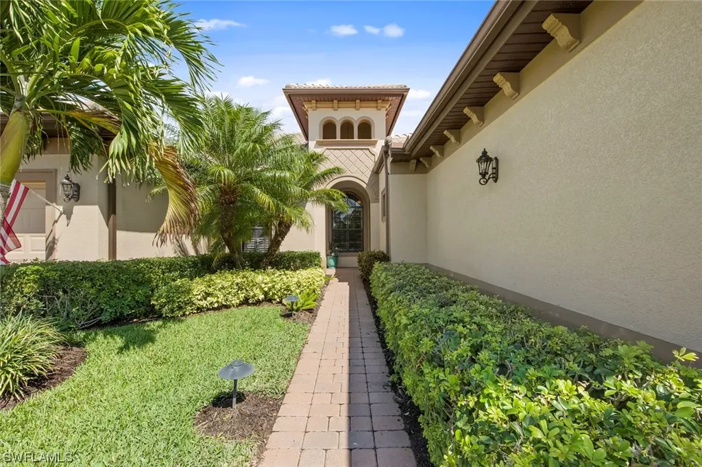 7476 Moorgate Point Way Naples FL 34113