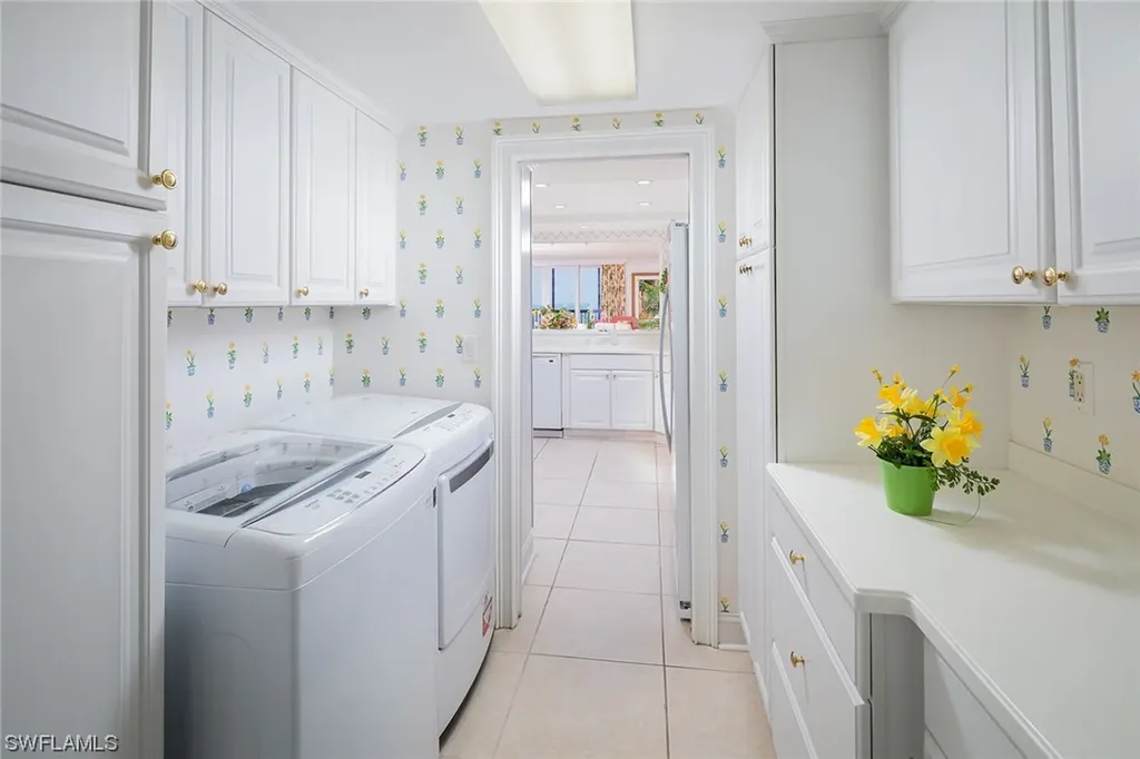 6075 Pelican Bay Boulevard Naples FL 34108