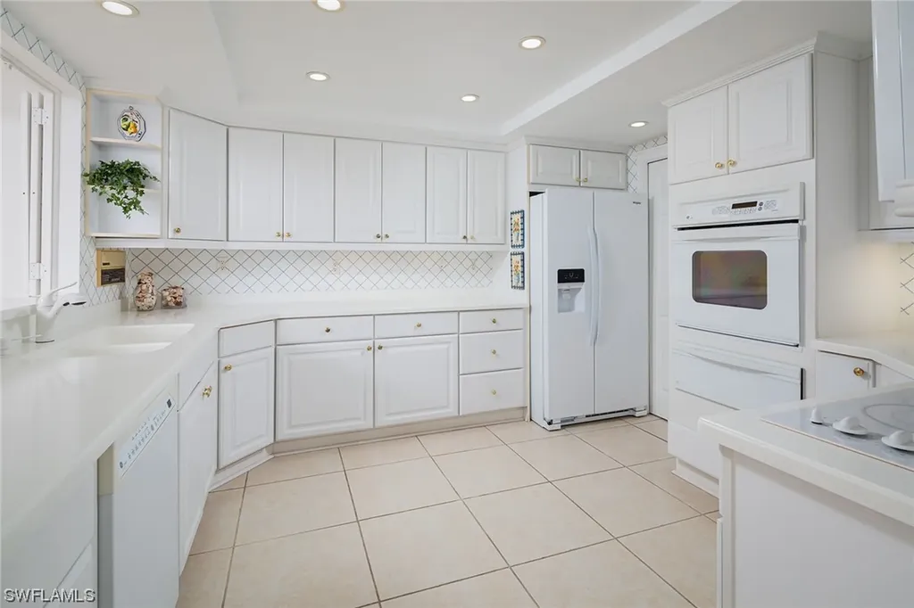 6075 Pelican Bay Boulevard Naples FL 34108