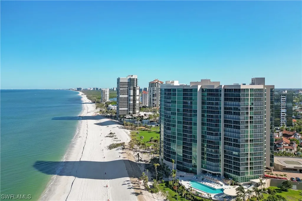 Naples FL, 4651 Gulf Shore Boulevard N, Unit 701