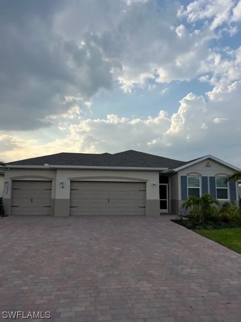 3338 Acapulco Circle Cape Coral FL 33909