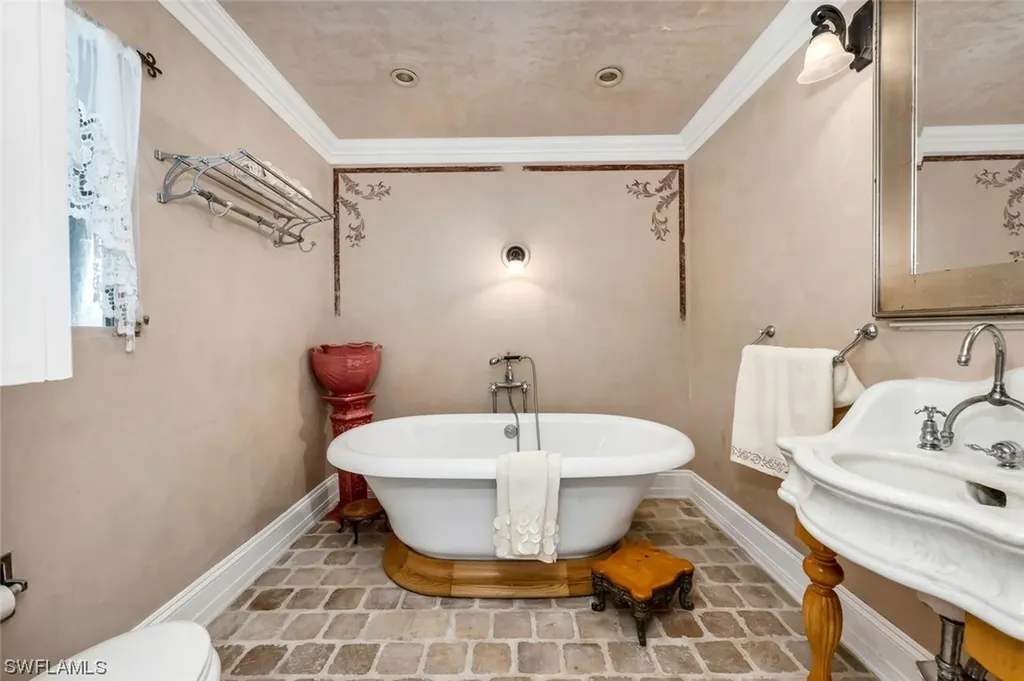 5620 Queens Kew Bonita Springs FL 34134