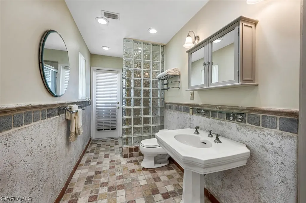 5620 Queens Kew Bonita Springs FL 34134