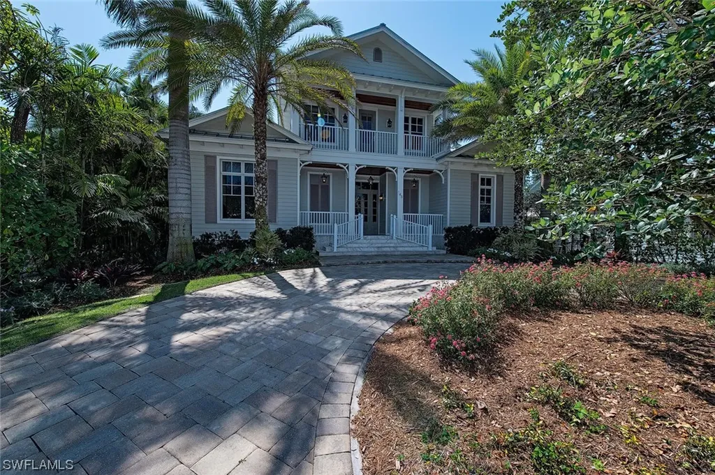 148 10th Avenue S Naples FL 34102