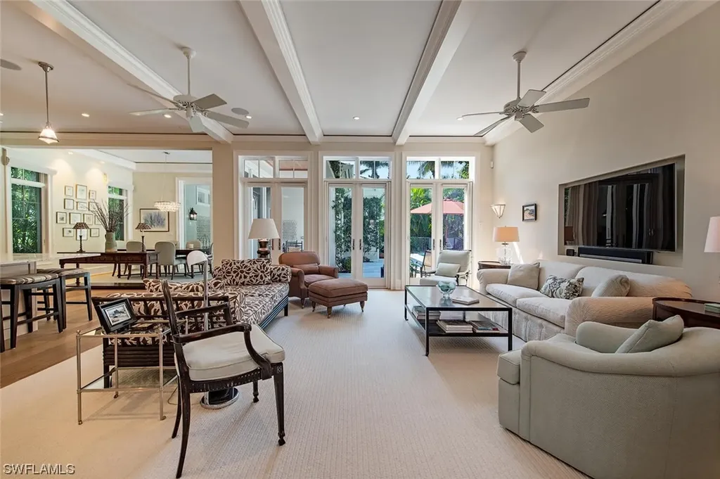 148 10th Avenue S Naples FL 34102