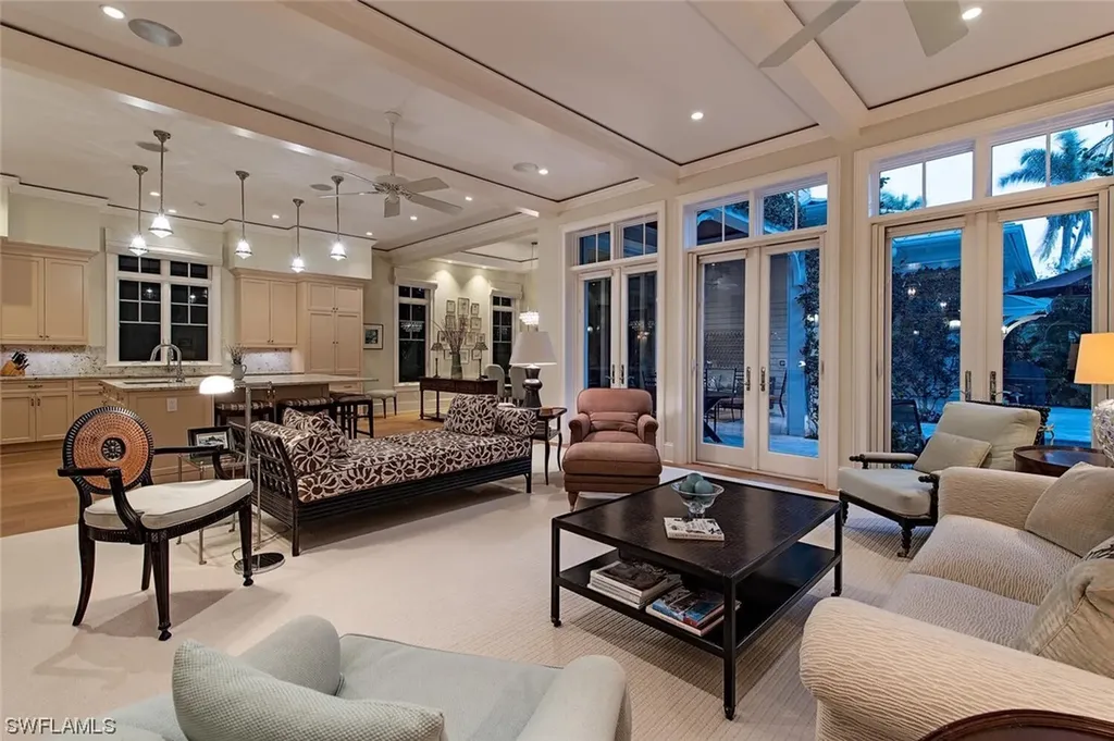 148 10th Avenue S Naples FL 34102