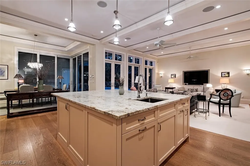 148 10th Avenue S Naples FL 34102