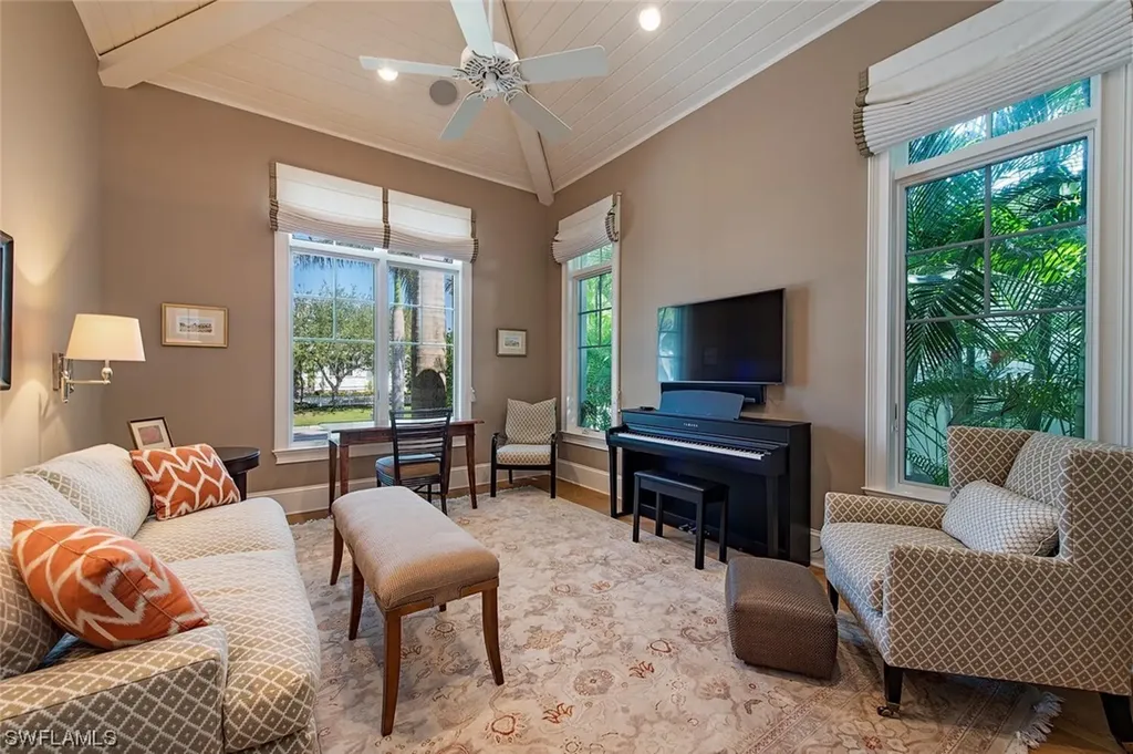 148 10th Avenue S Naples FL 34102