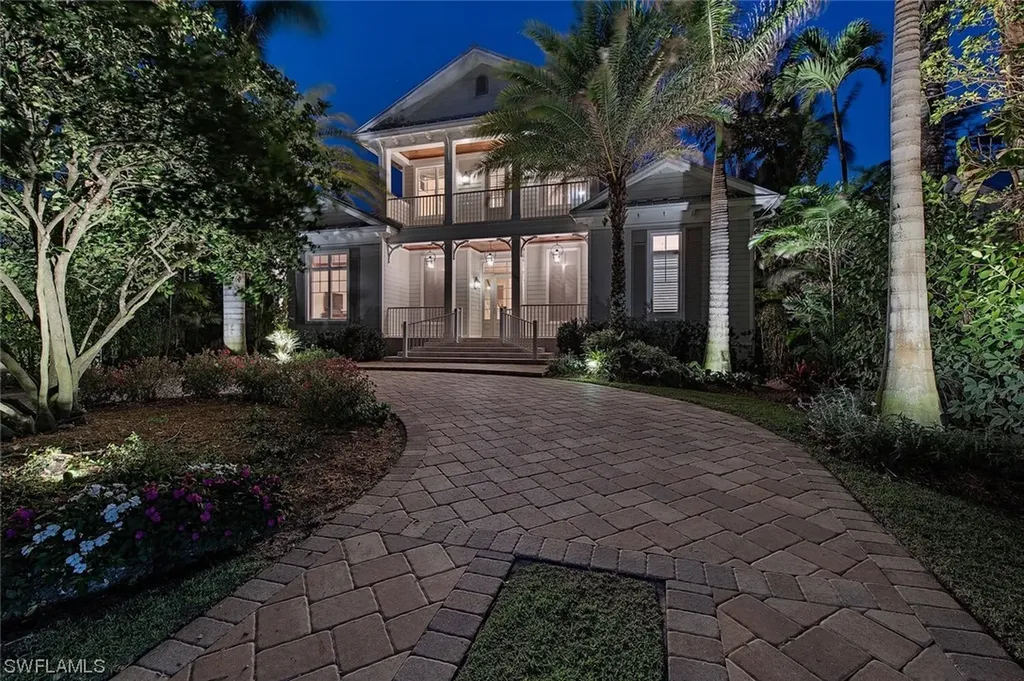 148 10th Avenue S Naples FL 34102