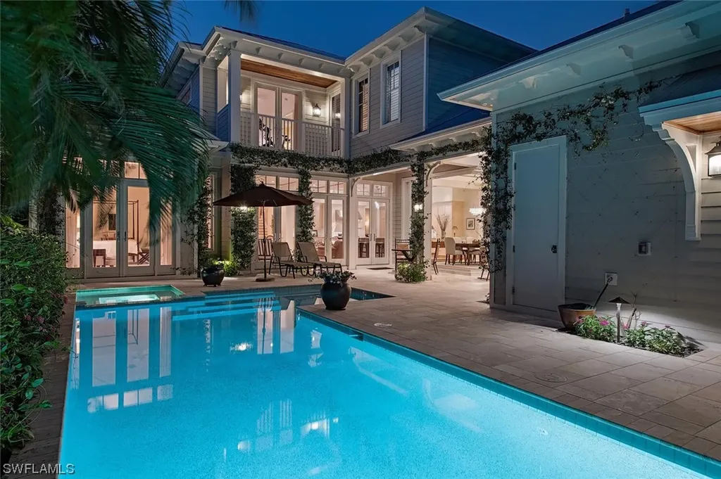 148 10th Avenue S Naples FL 34102