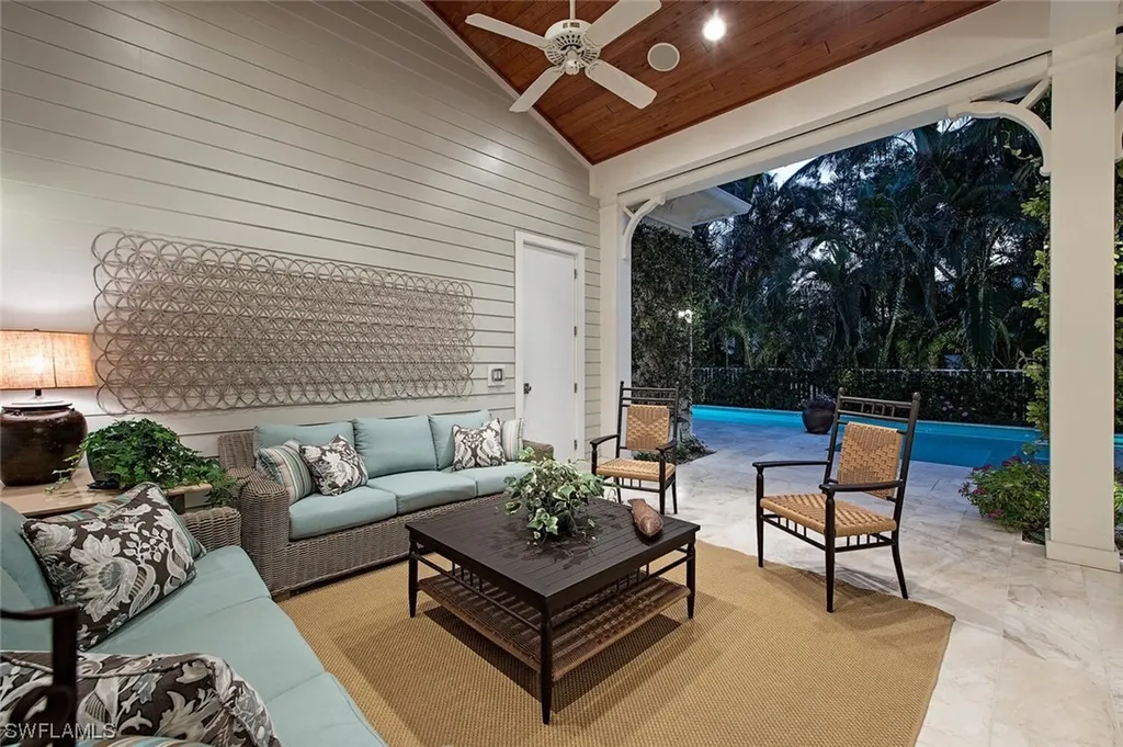 148 10th Avenue S Naples FL 34102