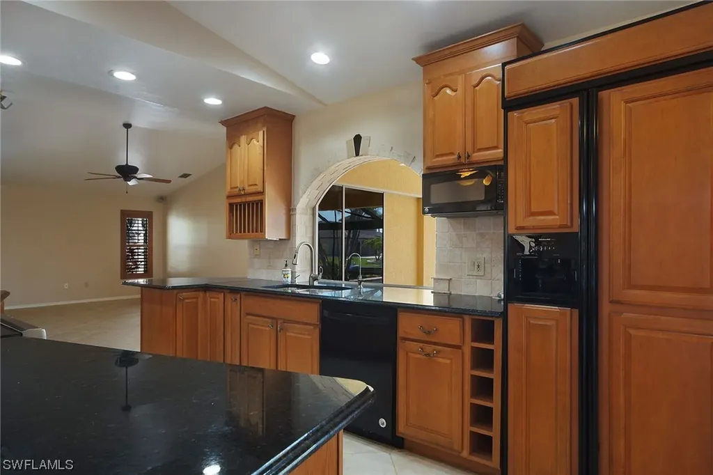 4935 SW 3rd Avenue Cape Coral FL 33914